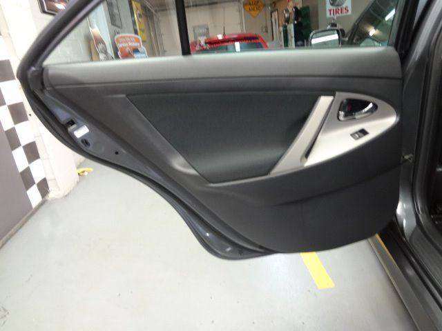 2011 Toyota Camry SE 4dr Sedan 6A